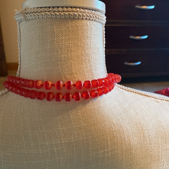 Art by Amy red beaded necklace with red snowflake in the bubble, bnnu - Picture 3 of 3